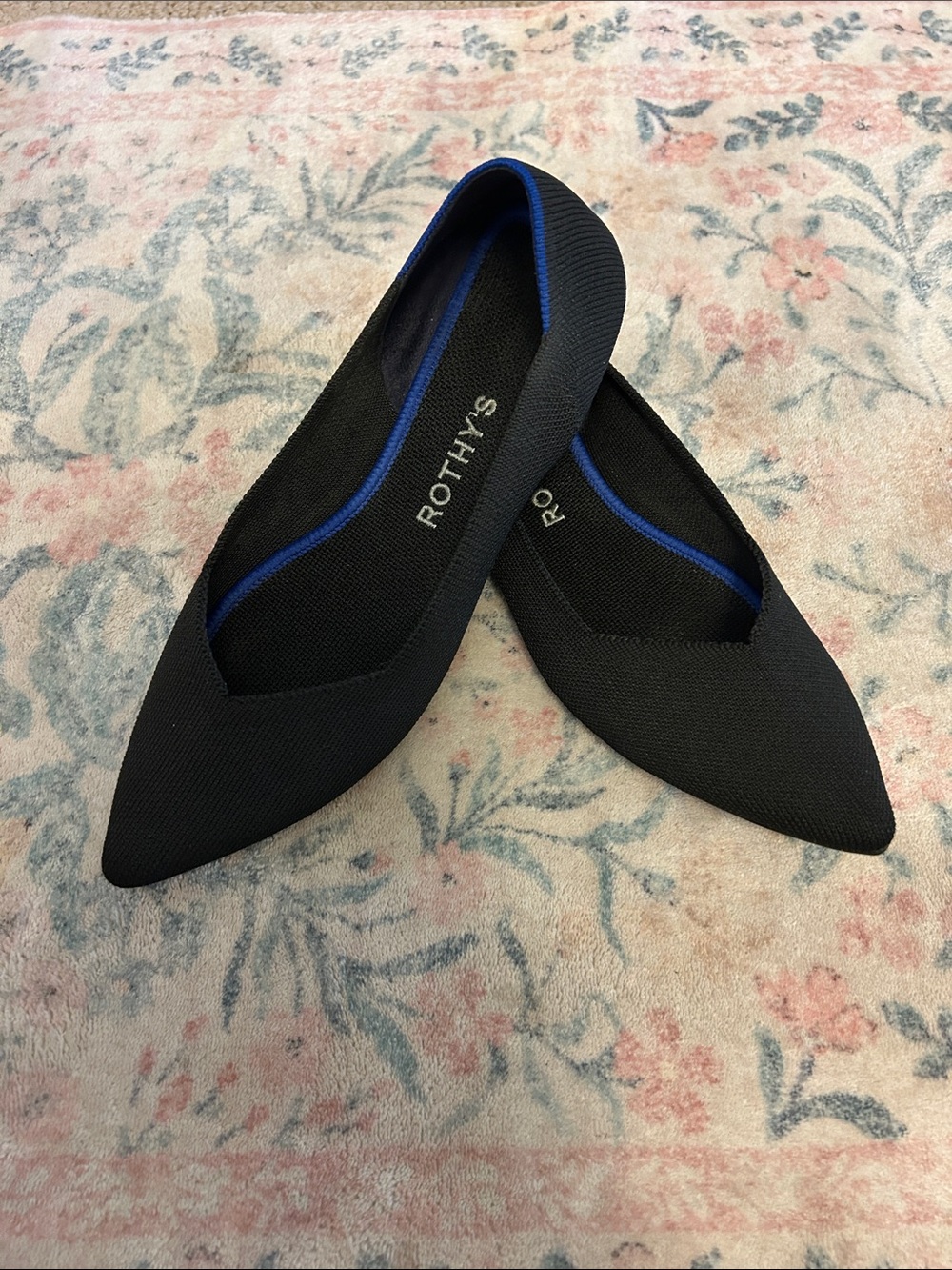 💕Rothy's Black Pointed Knit Flats with Blue Trim💕 - Picture 3 of 6